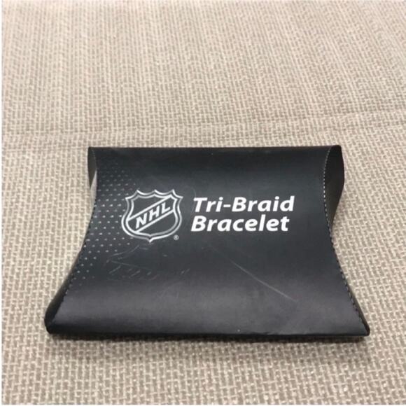 NHL New York Islanders White Braided Bracelet - Picture 7 of 7